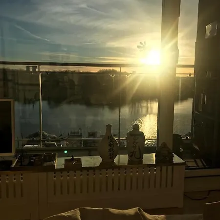 Amazing View Contemporary Flat Apartment *